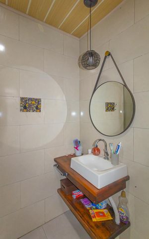 Casa à venda com 172m², 3 quartos e 2 vagas Casa à venda com 172m², 3 quartos e 2 vagasBanheiro da Suíte