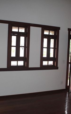 Casa à venda com 557m², 5 quartos e 4 vagasSala