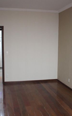 Casa à venda com 557m², 5 quartos e 4 vagasSuíte 2