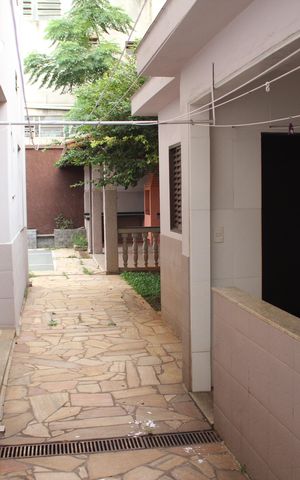 Casa à venda com 557m², 5 quartos e 4 vagasÁrea Privativa