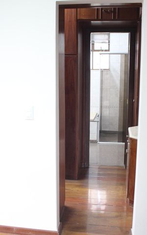 Casa à venda com 557m², 5 quartos e 4 vagasSuíte 2