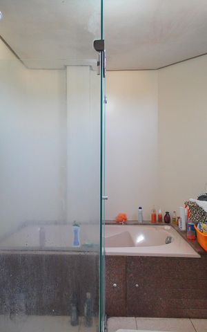 Apartamento à venda com 458m², 3 quartos e 4 vagasBanheiro da Suíte 1