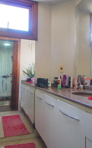 Apartamento à venda com 458m², 3 quartos e 4 vagasBanheiro da Suíte 1