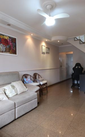 Casa à venda com 277m², 3 quartos e 8 vagasSala