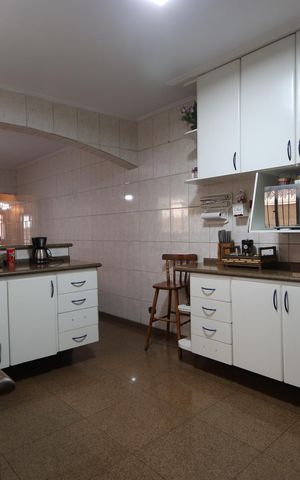 Casa à venda com 277m², 3 quartos e 8 vagasCozinha