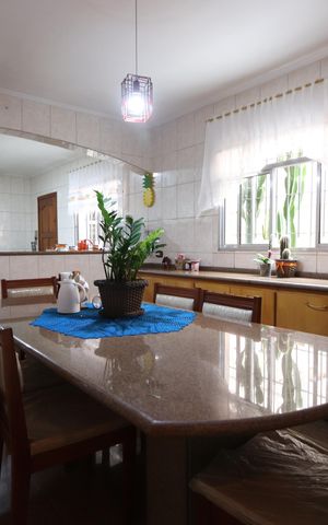 Casa à venda com 277m², 3 quartos e 8 vagasCopa
