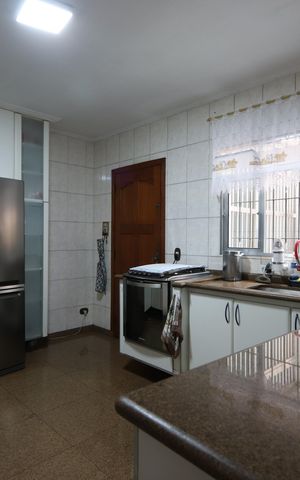 Casa à venda com 277m², 3 quartos e 8 vagasCozinha