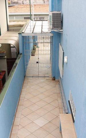 Casa à venda com 158m², 4 quartos e 2 vagasQuintal do corredor lateral