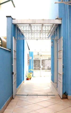 Casa à venda com 158m², 4 quartos e 2 vagasQuintal do corredor lateral