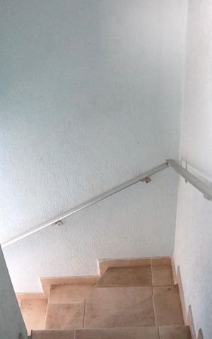 Casa à venda com 158m², 4 quartos e 2 vagasEscada edícula