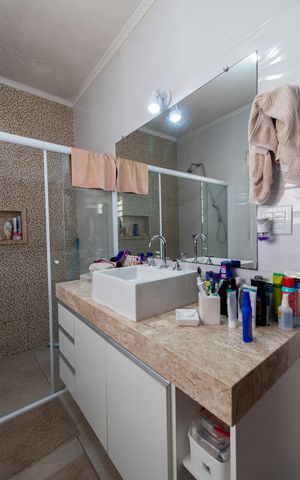 Casa para alugar com 194m², 3 quartos e 4 vagasBanheiro da Suíte