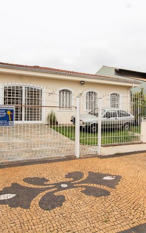 Casa para alugar com 194m², 3 quartos e 4 vagasFachada