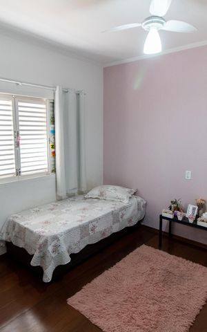 Casa para alugar com 194m², 3 quartos e 4 vagasQuarto 2