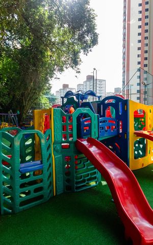 Apartamento à venda com 131m², 3 quartos e 3 vagas Apartamento à venda com 131m², 3 quartos e 3 vagasÁrea comum - Playground