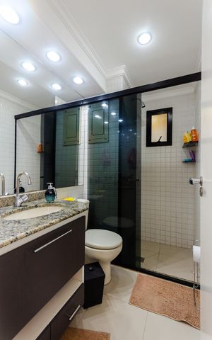 Apartamento à venda com 131m², 3 quartos e 3 vagas Apartamento à venda com 131m², 3 quartos e 3 vagasBanheiro