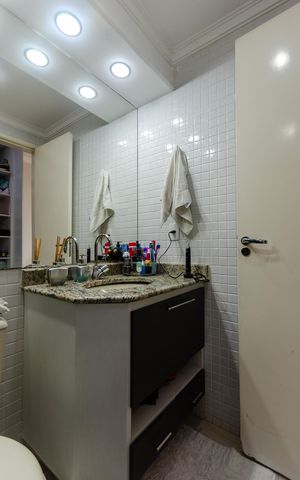 Apartamento à venda com 131m², 3 quartos e 3 vagas Apartamento à venda com 131m², 3 quartos e 3 vagasSuíte - Banheiro