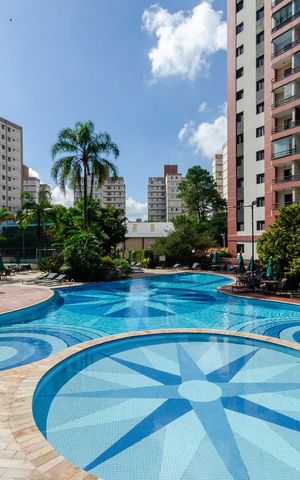 Apartamento à venda com 131m², 3 quartos e 3 vagas Apartamento à venda com 131m², 3 quartos e 3 vagasPiscina