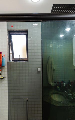 Apartamento à venda com 131m², 3 quartos e 3 vagas Apartamento à venda com 131m², 3 quartos e 3 vagasSuíte - Banheiro