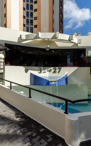 Apartamento à venda com 131m², 3 quartos e 3 vagas Apartamento à venda com 131m², 3 quartos e 3 vagasPortaria