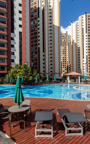 Apartamento à venda com 131m², 3 quartos e 3 vagas Apartamento à venda com 131m², 3 quartos e 3 vagasPiscina