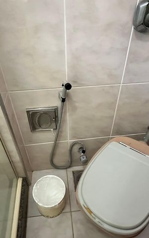Casa de condomínio à venda com 600m², 6 quartos e 4 vagas Casa de condomínio à venda com 600m², 6 quartos e 4 vagasBanheiro quarto 1