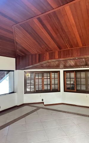 Casa de condomínio à venda com 600m², 6 quartos e 4 vagas Casa de condomínio à venda com 600m², 6 quartos e 4 vagasSala intima