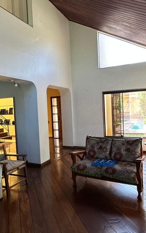Casa de condomínio à venda com 600m², 6 quartos e 4 vagas Casa de condomínio à venda com 600m², 6 quartos e 4 vagasSala
