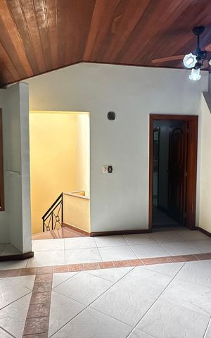 Casa de condomínio à venda com 600m², 6 quartos e 4 vagas Casa de condomínio à venda com 600m², 6 quartos e 4 vagasSala intima