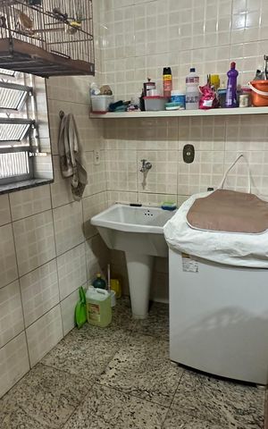 Casa de condomínio à venda com 600m², 6 quartos e 4 vagas Casa de condomínio à venda com 600m², 6 quartos e 4 vagasÁrea de Serviço