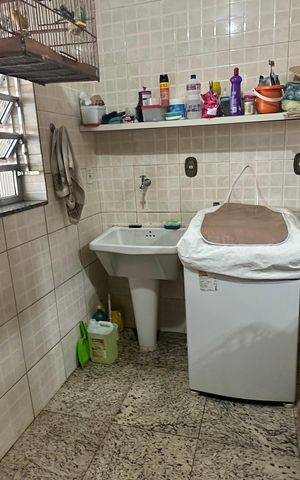 Casa de condomínio à venda com 600m², 6 quartos e 4 vagas Casa de condomínio à venda com 600m², 6 quartos e 4 vagasÁrea de Serviço