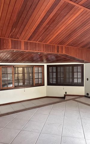 Casa de condomínio à venda com 600m², 6 quartos e 4 vagas Casa de condomínio à venda com 600m², 6 quartos e 4 vagasSala intima