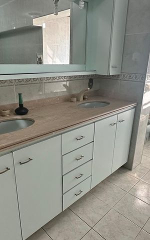 Casa de condomínio à venda com 600m², 6 quartos e 4 vagas Casa de condomínio à venda com 600m², 6 quartos e 4 vagasBanheiro quarto 5