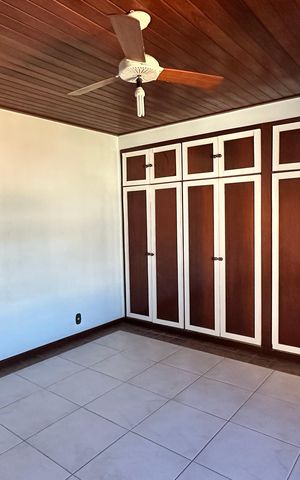 Casa de condomínio à venda com 600m², 6 quartos e 4 vagas Casa de condomínio à venda com 600m², 6 quartos e 4 vagasQuarto 5