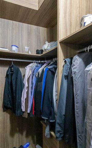 Casa à venda com 260m², 3 quartos e 4 vagas Casa à venda com 260m², 3 quartos e 4 vagasCloset Suíte 1