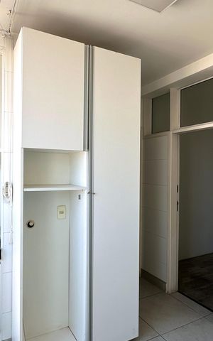 Apartamento à venda com 167m², 3 quartos e 2 vagas Apartamento à venda com 167m², 3 quartos e 2 vagasÁrea de Serviço