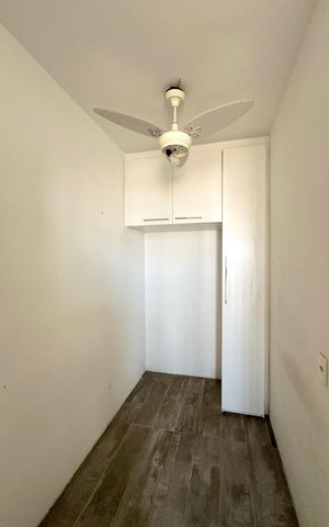 Apartamento à venda com 167m², 3 quartos e 2 vagas Apartamento à venda com 167m², 3 quartos e 2 vagasQuarto de Serviço