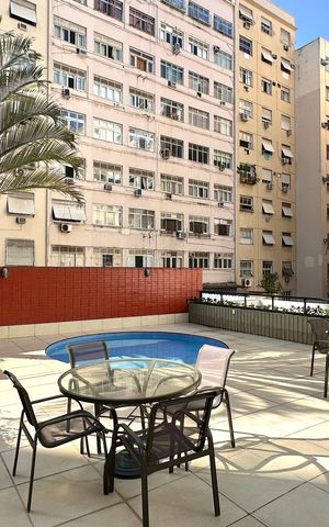 Apartamento à venda com 167m², 3 quartos e 2 vagas Apartamento à venda com 167m², 3 quartos e 2 vagasÁrea comum - Piscina