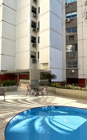 Apartamento à venda com 167m², 3 quartos e 2 vagas Apartamento à venda com 167m², 3 quartos e 2 vagasÁrea comum - Piscina