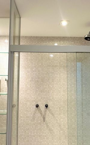 Apartamento à venda com 167m², 3 quartos e 2 vagas Apartamento à venda com 167m², 3 quartos e 2 vagasBanheiro da Suíte