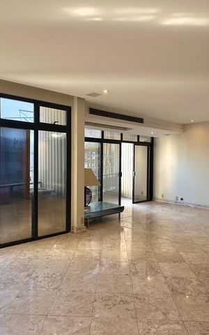 Apartamento à venda com 167m², 3 quartos e 2 vagas Apartamento à venda com 167m², 3 quartos e 2 vagasSala