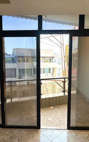 Apartamento à venda com 167m², 3 quartos e 2 vagas Apartamento à venda com 167m², 3 quartos e 2 vagasSala
