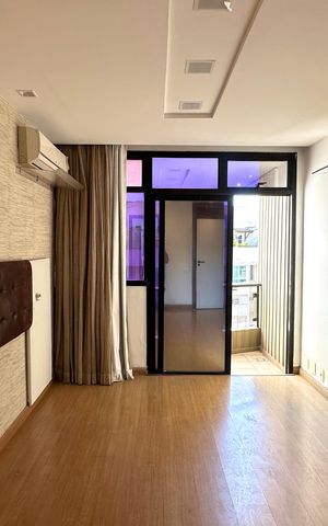 Apartamento à venda com 167m², 3 quartos e 2 vagas Apartamento à venda com 167m², 3 quartos e 2 vagasSuíte