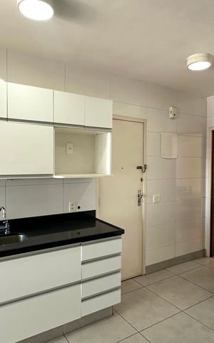 Apartamento à venda com 167m², 3 quartos e 2 vagas Apartamento à venda com 167m², 3 quartos e 2 vagasCozinha