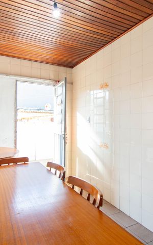 Casa à venda com 330m², 7 quartos e 3 vagas Casa à venda com 330m², 7 quartos e 3 vagasCozinha