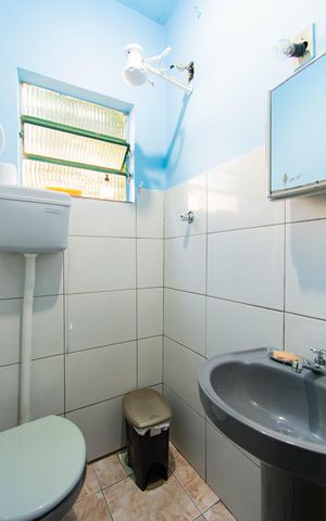 Casa à venda com 330m², 7 quartos e 3 vagas Casa à venda com 330m², 7 quartos e 3 vagasBanheiro 3