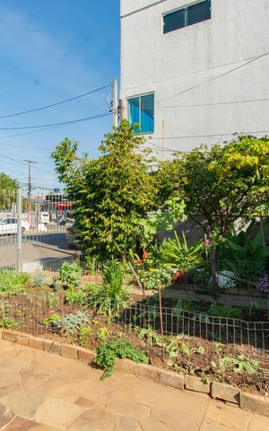 Casa à venda com 330m², 7 quartos e 3 vagas Casa à venda com 330m², 7 quartos e 3 vagasÁrea comum