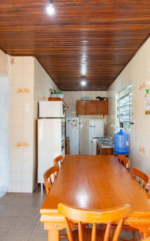 Casa à venda com 330m², 7 quartos e 3 vagas Casa à venda com 330m², 7 quartos e 3 vagasCozinha