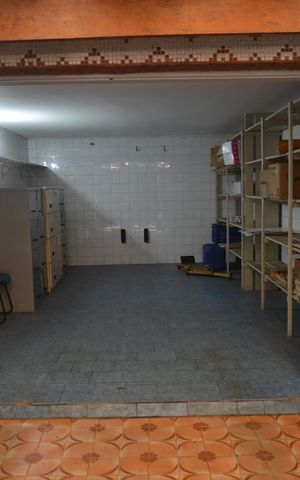 Casa à venda com 253m², 3 quartos e sem vagaGaragem