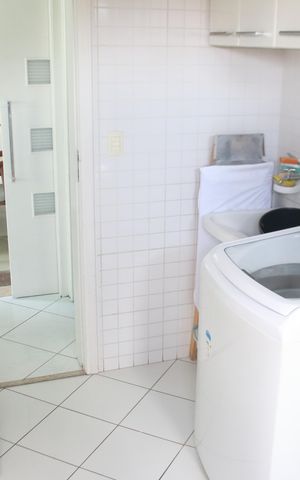 Casa à venda com 473m², 3 quartos e 8 vagasLavanderia