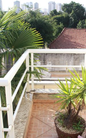 Casa à venda com 473m², 3 quartos e 8 vagasVaranda Suite 1
